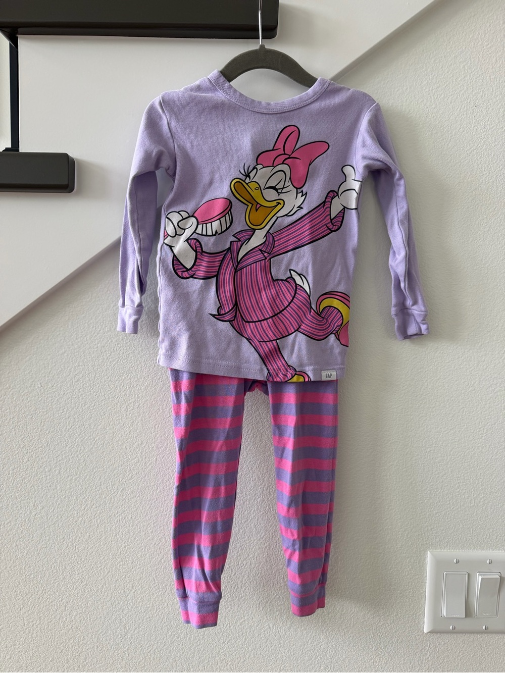 Girls' Daisy Duck Lavender & Pink Pajama Set